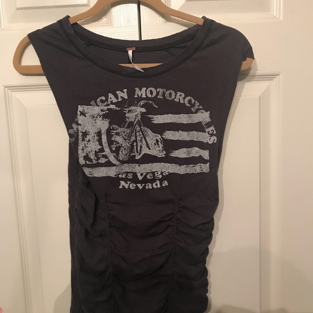 FreePeople Tank T-shirt. Grey